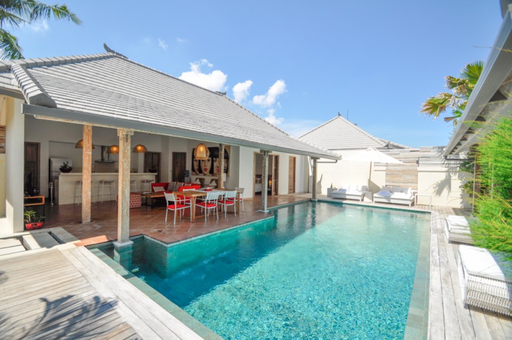 Belle villa tropicale de trois chambres à vendre à Seminyak