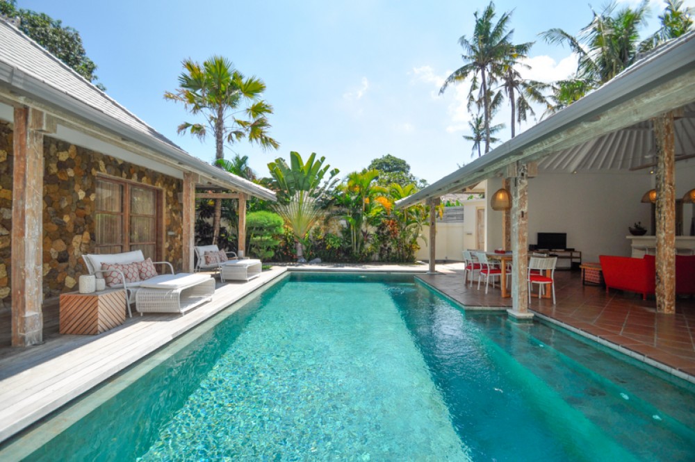 Belle villa tropicale de trois chambres à vendre à Seminyak