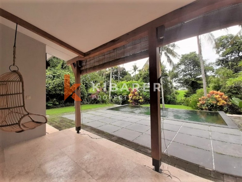 Amazing Three Bedrooms Closed Living Room Villa With Spacious Garden in Kedungu