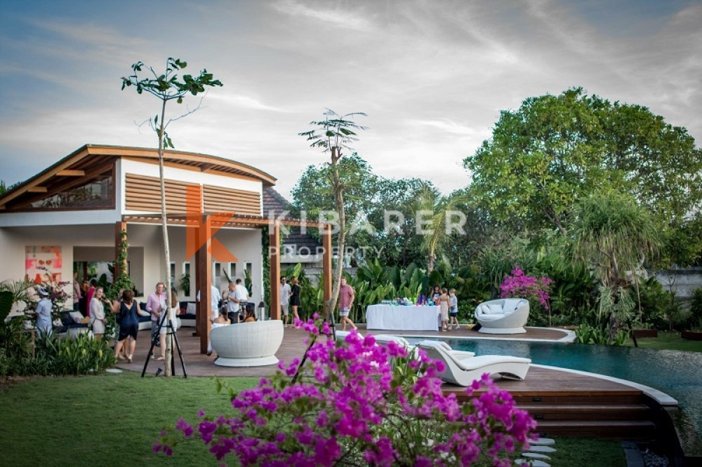 MAGNIFIQUE CINQ CHAMBRES À COUCHER VILLA DE VIE FERMÉE À PERERENAN