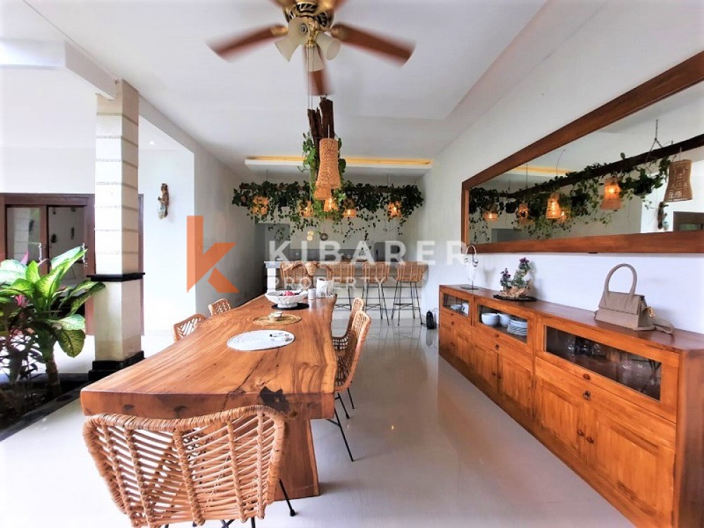 Amazing Three-Bedroom Open Living Villa in Canggu