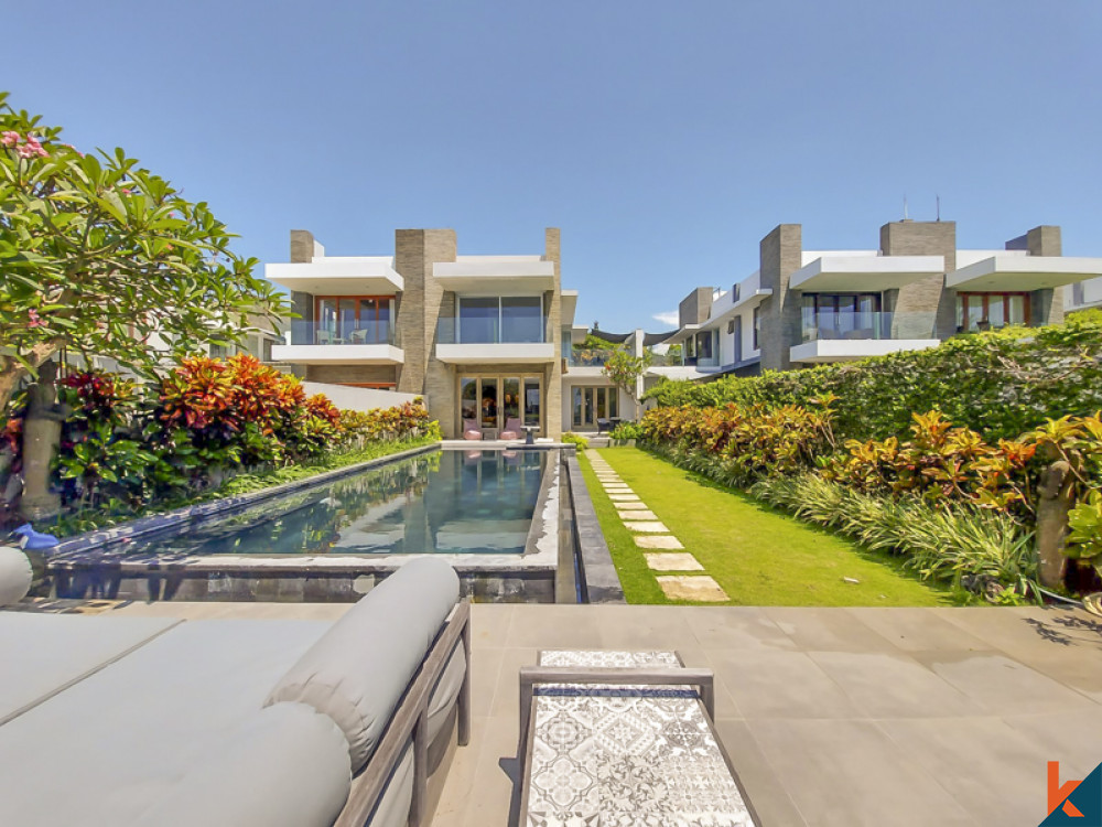 Villa de luxe en pleine propriété en bord de mer à vendre à Gianyar