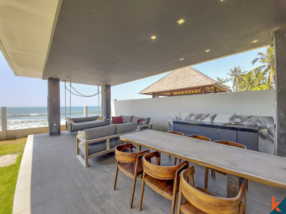 Luxurious Beachfront Freehold Villa for Sale in Gianyar