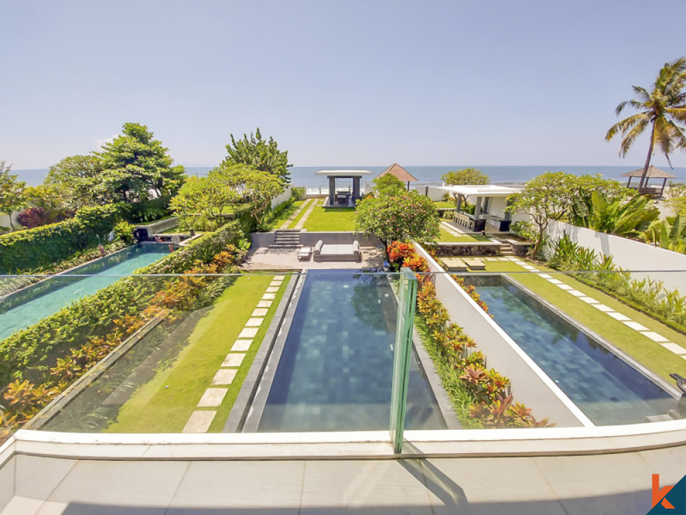 Villa de luxe en pleine propriété en bord de mer à vendre à Gianyar