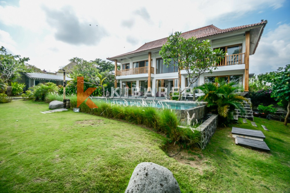 Amazing Ocean View Three + one Bedrooms Enclosed Living Villa In Ungasan (available 1st November)