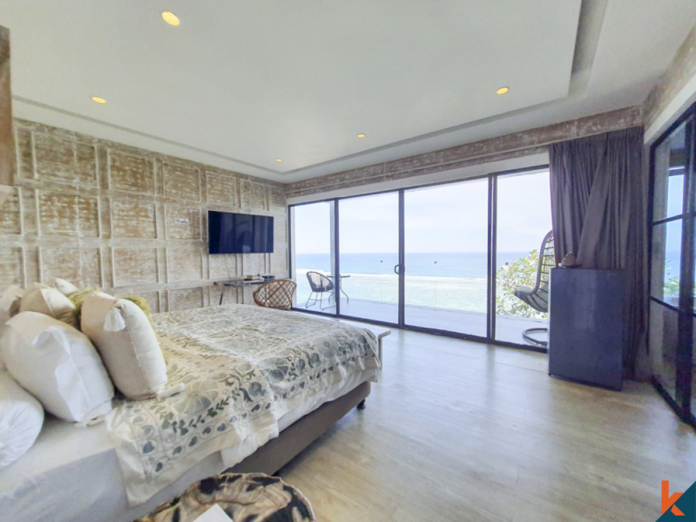 Amazing Ocean View Clifftop Villa With Private Beach in Nusa Dua