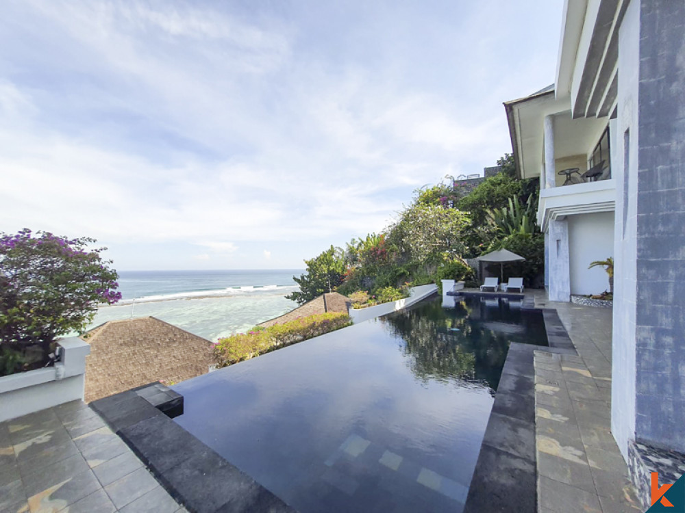 Amazing Ocean View Clifftop Villa With Private Beach in Nusa Dua