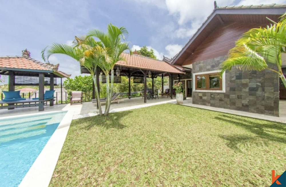 Charming Freehold Villa with Amazing View in Ungasan