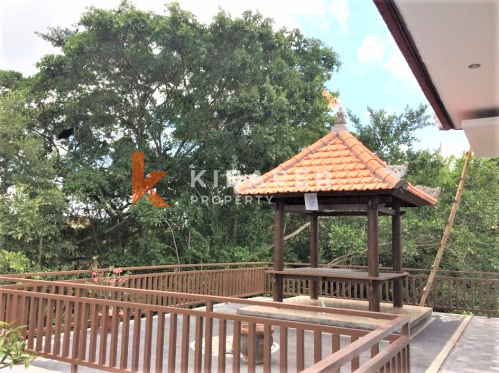 Vila Tiga Kamar Tidur yang menawan di daerah Canggu yang tenang