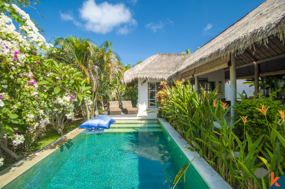 Traditional two bedroom villa with tropical touch