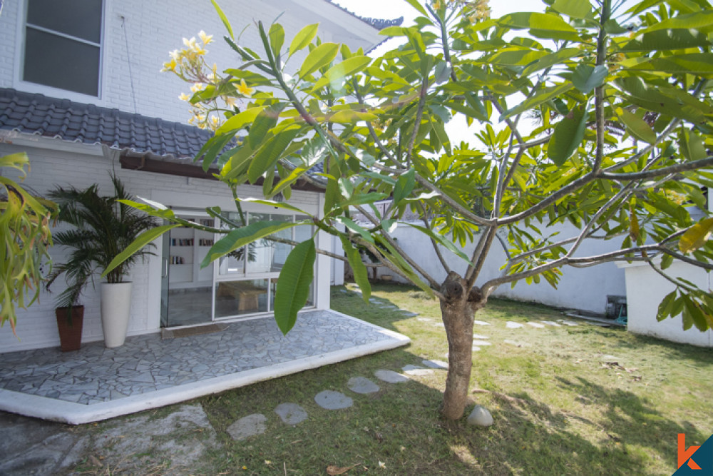 Charmante villa traditionnelle en pleine propriété à vendre à Seminyak