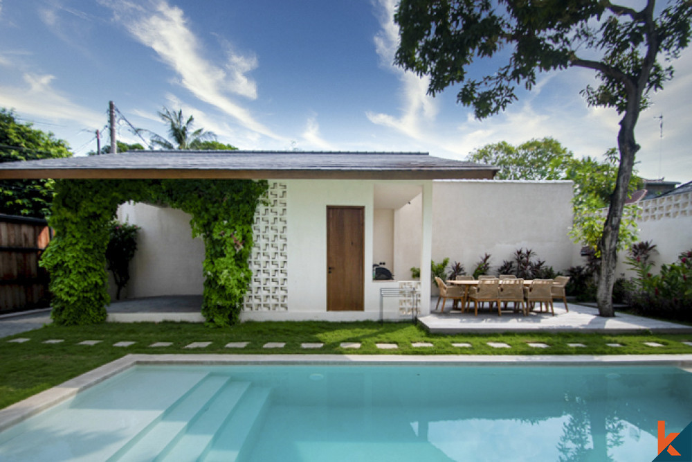 Unique designer villa with good returns for lease in Seminyak