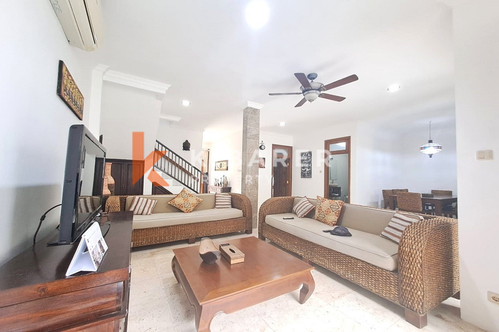 Homey Four Bedroom Classic Enclosed Living Room Villa in Kuta