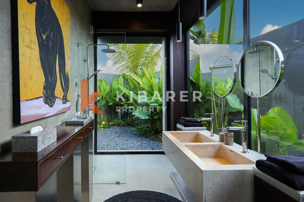 Tropical Concrete One-Bedroom Studio Enclosed Living Room Villa in Premium Area the Edge of Canggu