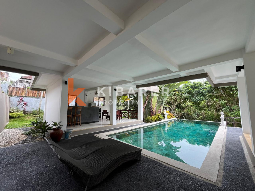 Jungle four bedrooms open living room villa in mengwi area