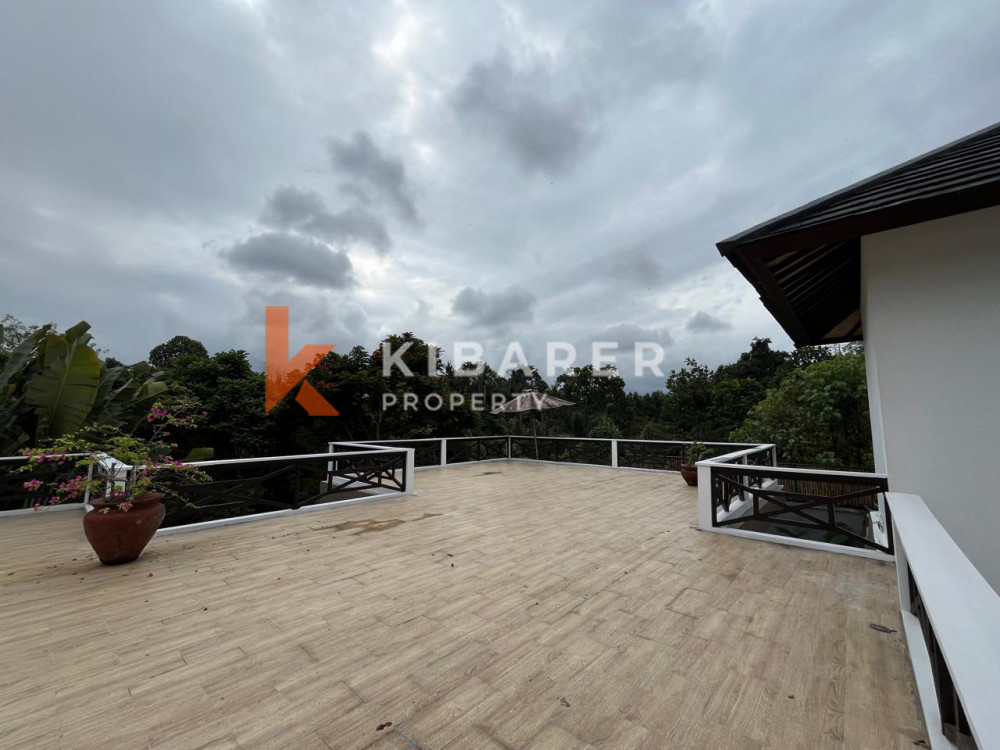 Jungle four bedrooms open living room villa in mengwi area