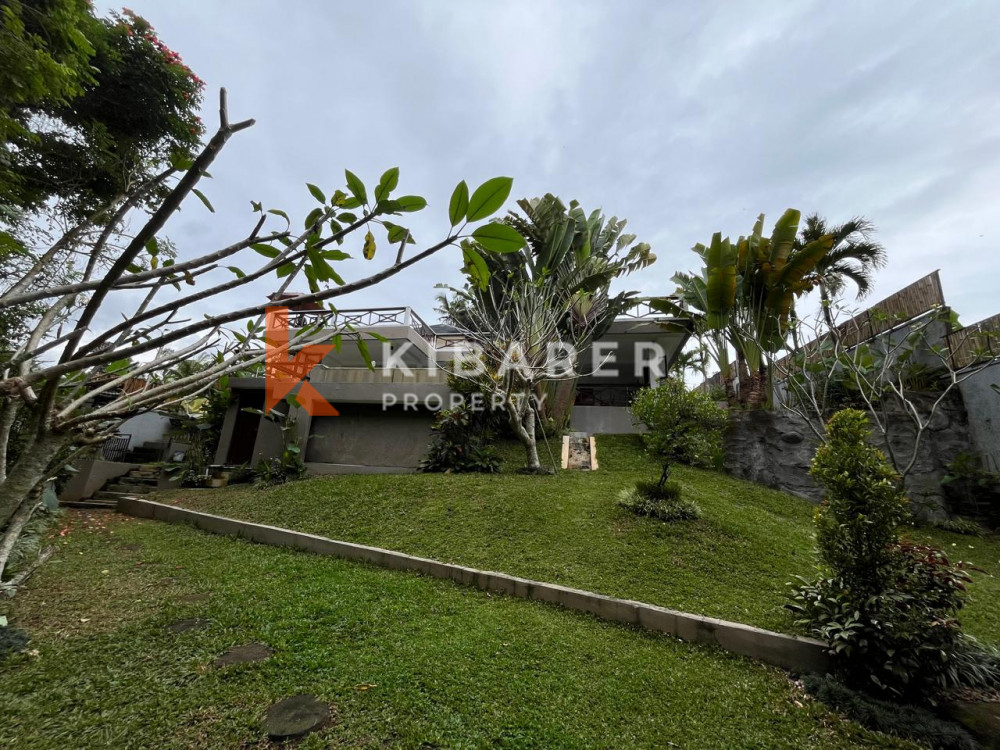 Jungle four bedrooms open living room villa in mengwi area