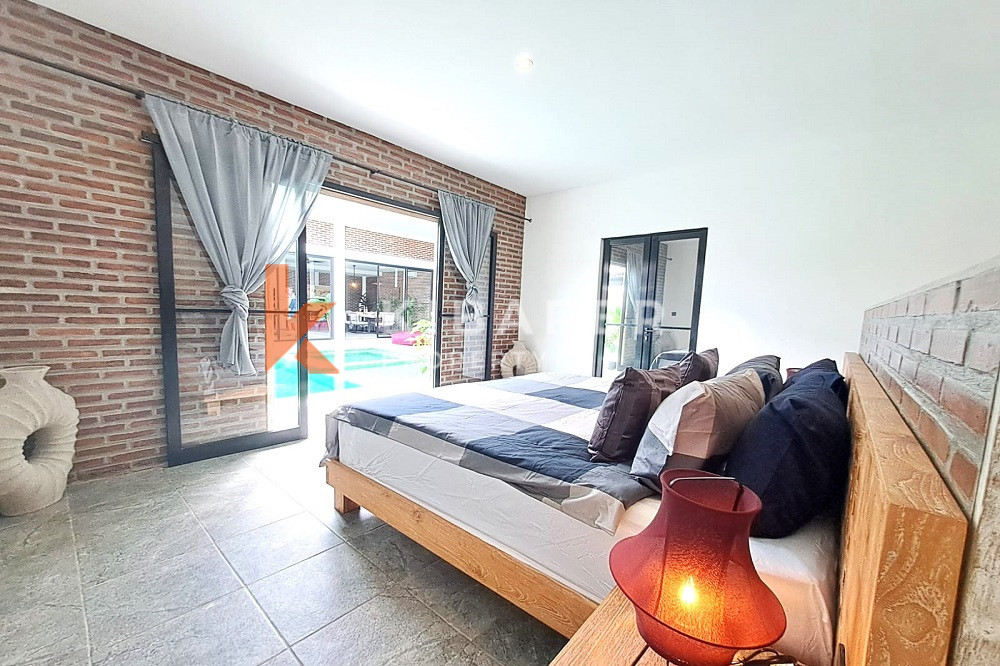 Brick-Style Brandnew Three-Bedroom Enclosed Living Room Villa in Kerobokan Area