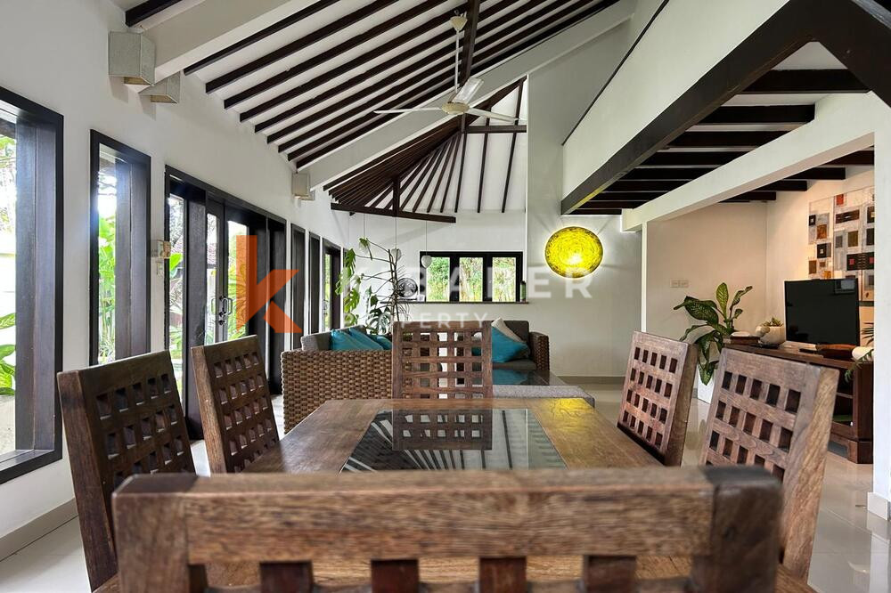 Breathtaking Three Bedroom Enclosed Living Room Classic Villa in Kerobokan