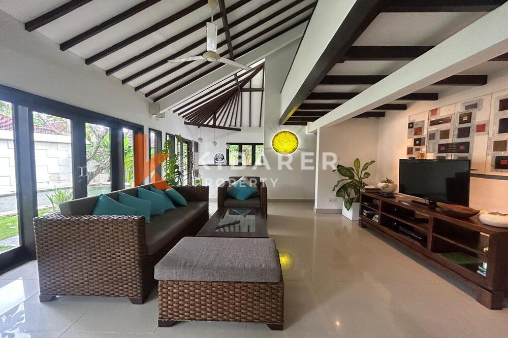 Breathtaking Three Bedroom Enclosed Living Room Classic Villa in Kerobokan