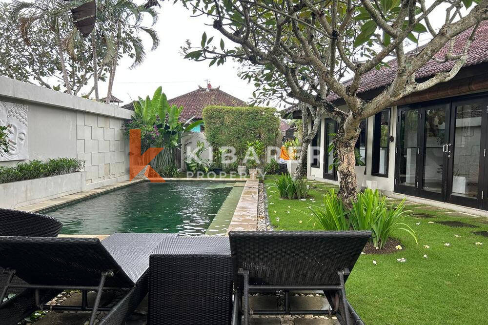 Breathtaking Three Bedroom Enclosed Living Room Classic Villa in Kerobokan