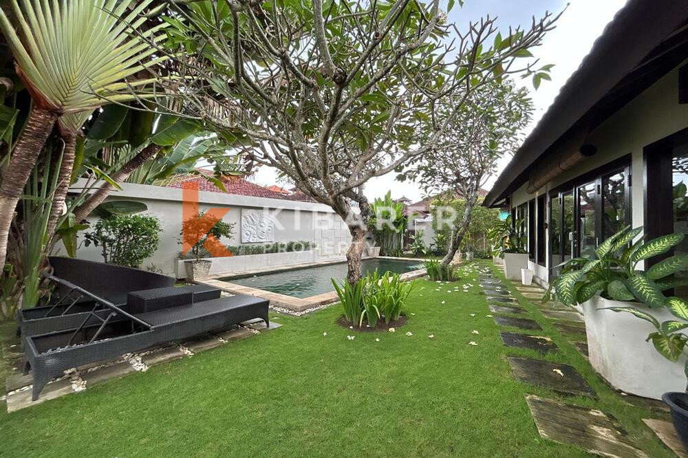 Breathtaking Three Bedroom Enclosed Living Room Classic Villa in Kerobokan