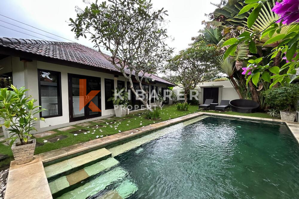 Breathtaking Three Bedroom Enclosed Living Room Classic Villa in Kerobokan