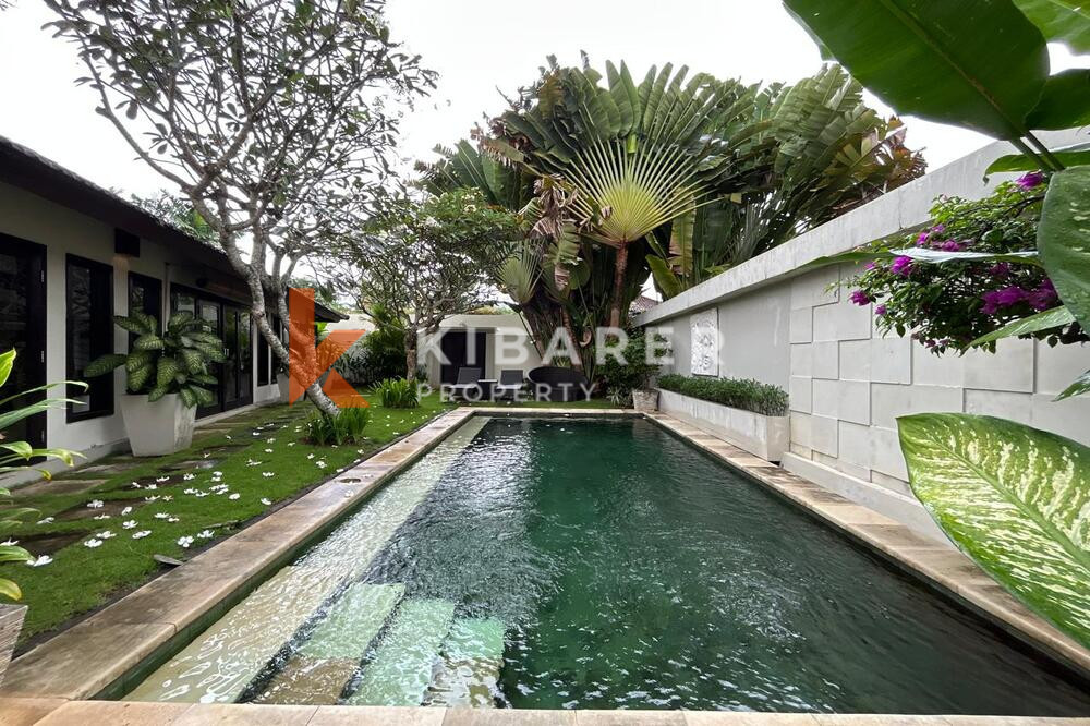 Breathtaking Three Bedroom Enclosed Living Room Classic Villa in Kerobokan