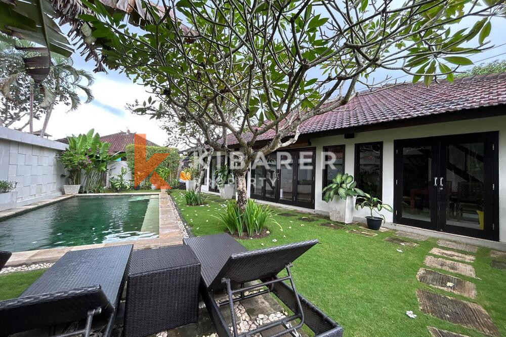 Breathtaking Three Bedroom Enclosed Living Room Classic Villa in Kerobokan