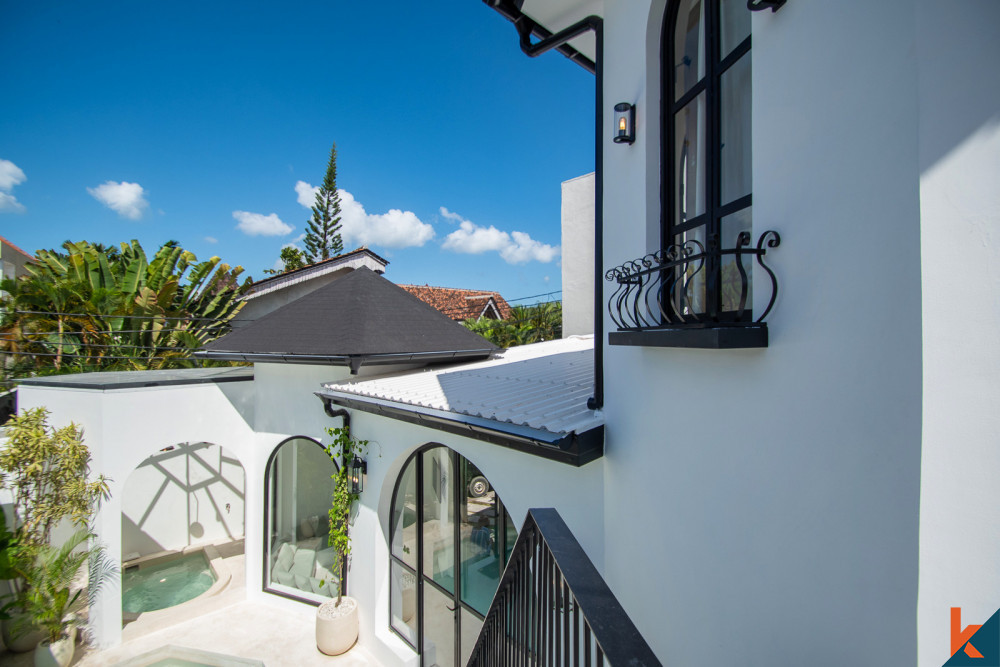 Villa neuve de charme de trois chambres à coucher en pleine propriété à vendre à Canggu