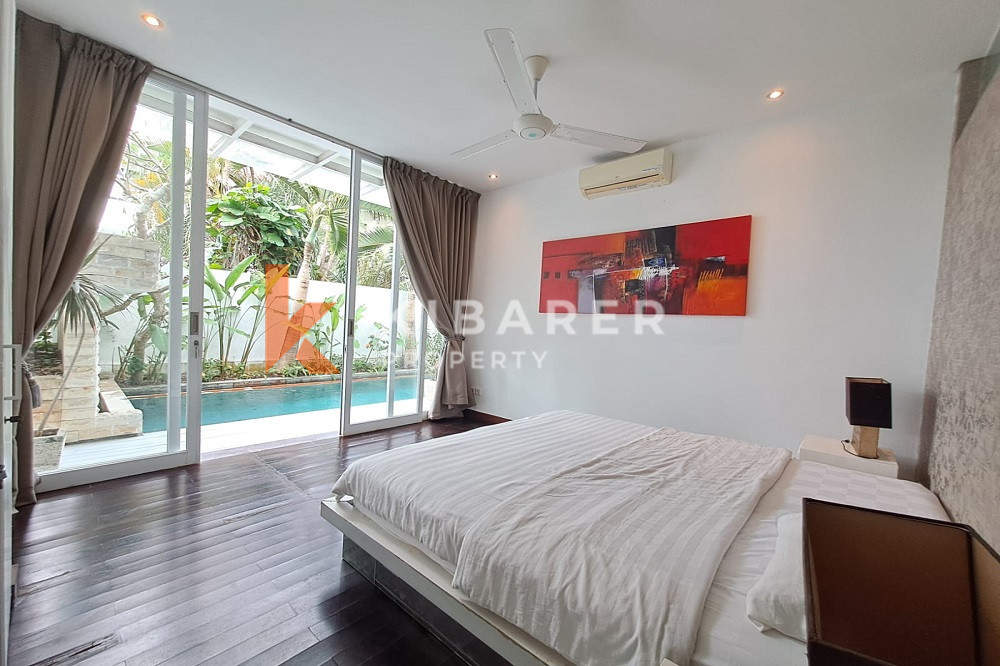 Stunning Four-Bedroom Enclosed Livingroom Villa Located in the Hills of Ungasan