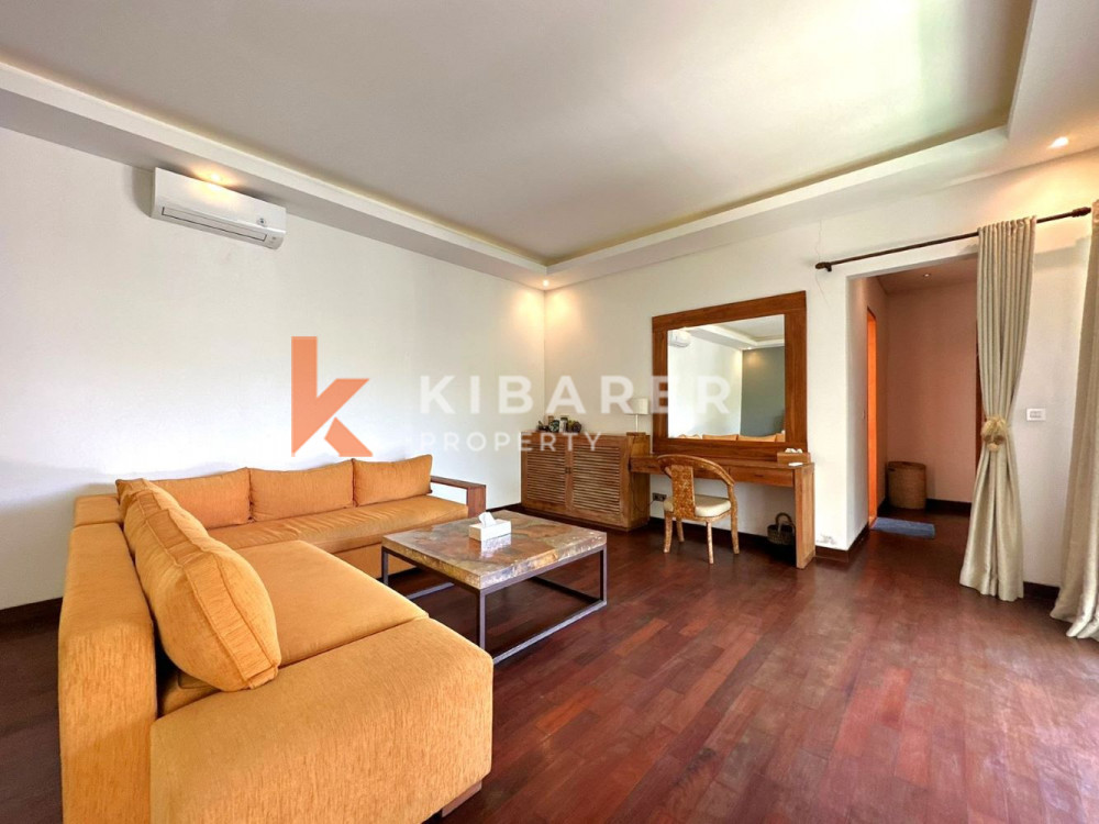 Wonderful Five Bedrooms Villa with Rooftop Walking Distance to the Kedonganan Beach