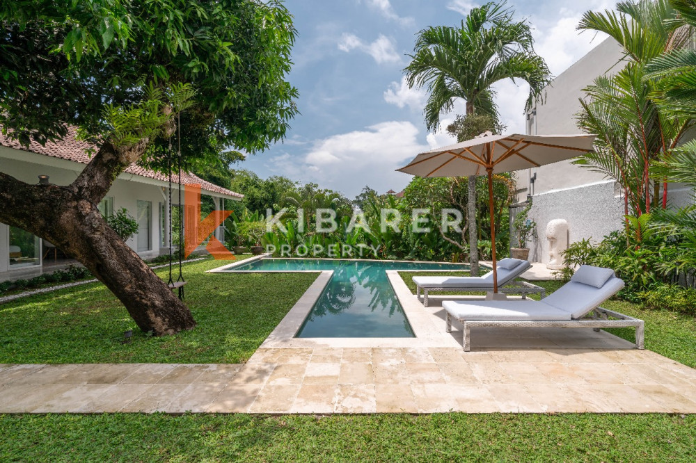 Spacious Five-bedroom Villa with Classic Indonesian Style for Rent in Canggu