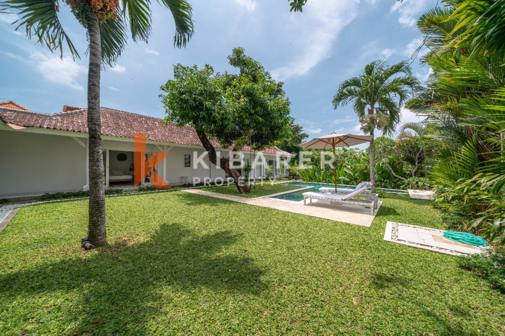 Spacious Five-bedroom Villa with Classic Indonesian Style for Rent in Canggu