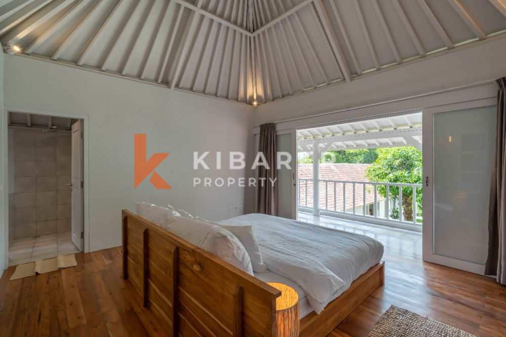 Spacious Five-bedroom Villa with Classic Indonesian Style for Rent in Canggu