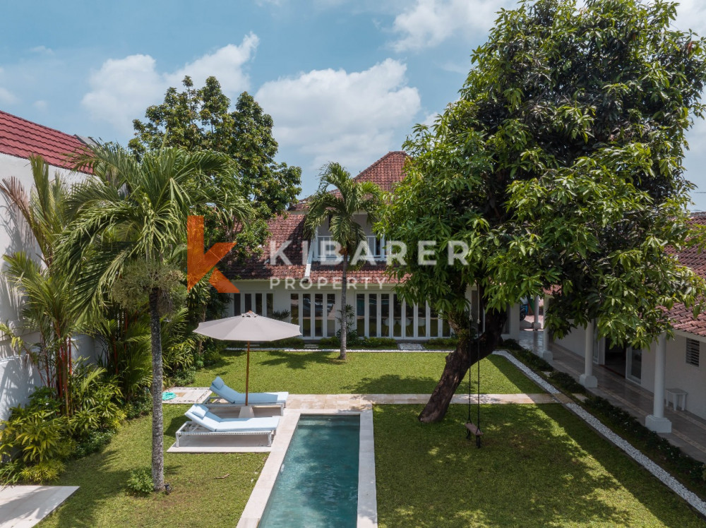 Spacious Five-bedroom Villa with Classic Indonesian Style for Rent in Canggu