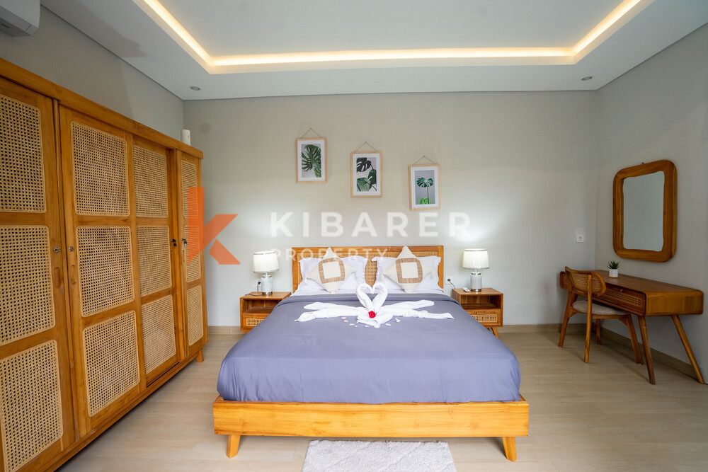 Amazing Three Bedroom Enclosed Living Contemporary Villa with Jacuzzi in Ungasan