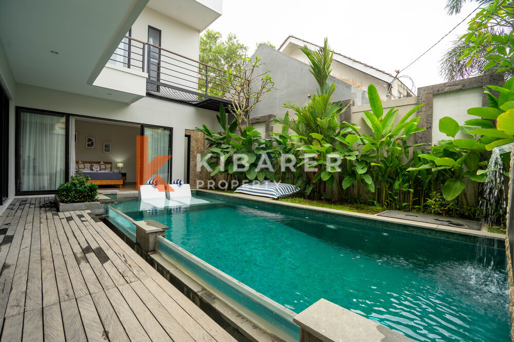 Amazing Three Bedroom Enclosed Living Contemporary Villa with Jacuzzi in Ungasan