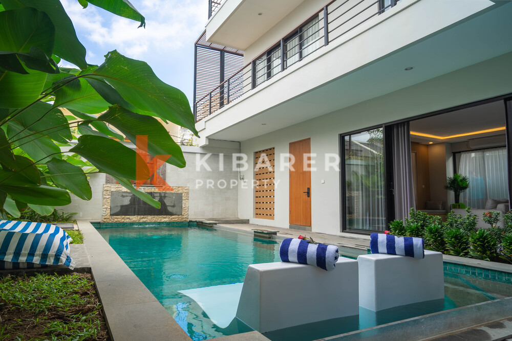 Amazing Three Bedroom Enclosed Living Contemporary Villa with Jacuzzi in Ungasan