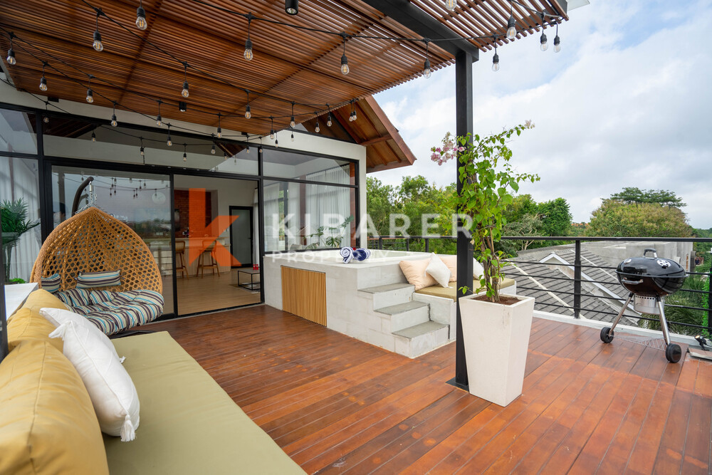 Incroyable villa contemporaine fermée de trois chambres avec jacuzzi à Ungasan