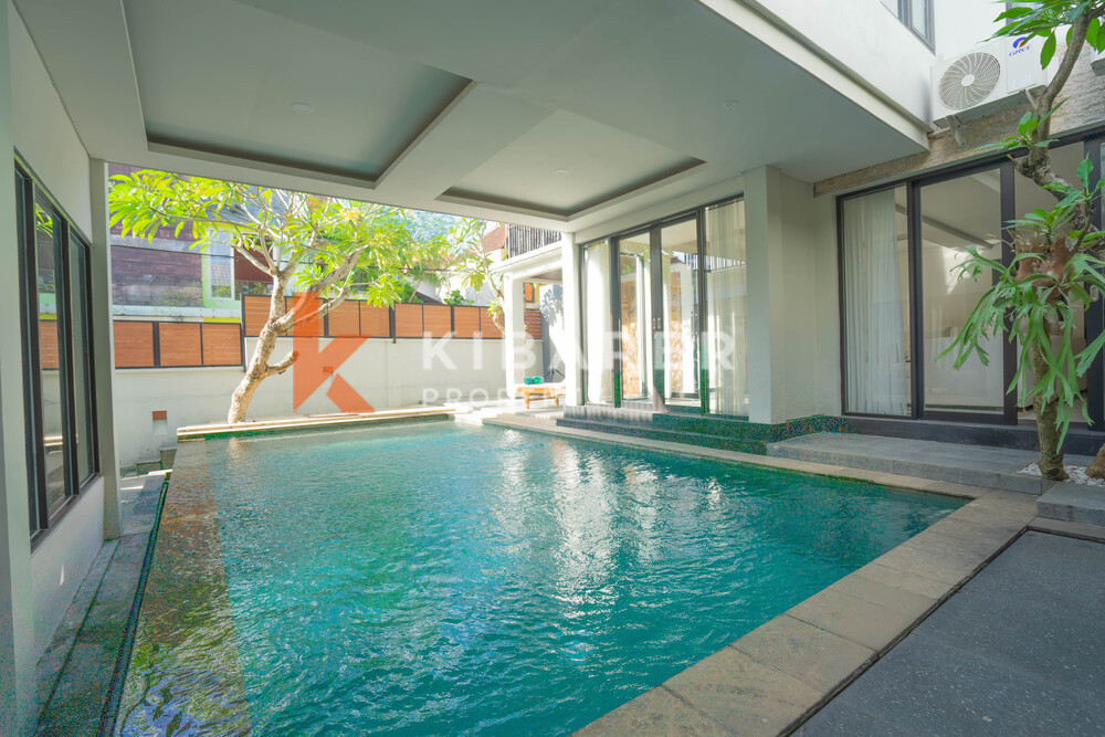 Marvelous Four-Bedroom Enclosed Living Room Luxury Villa with Gym in Jimbaran