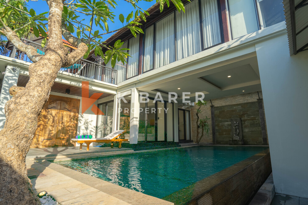 Marvelous Four-Bedroom Enclosed Living Room Luxury Villa with Gym in Jimbaran