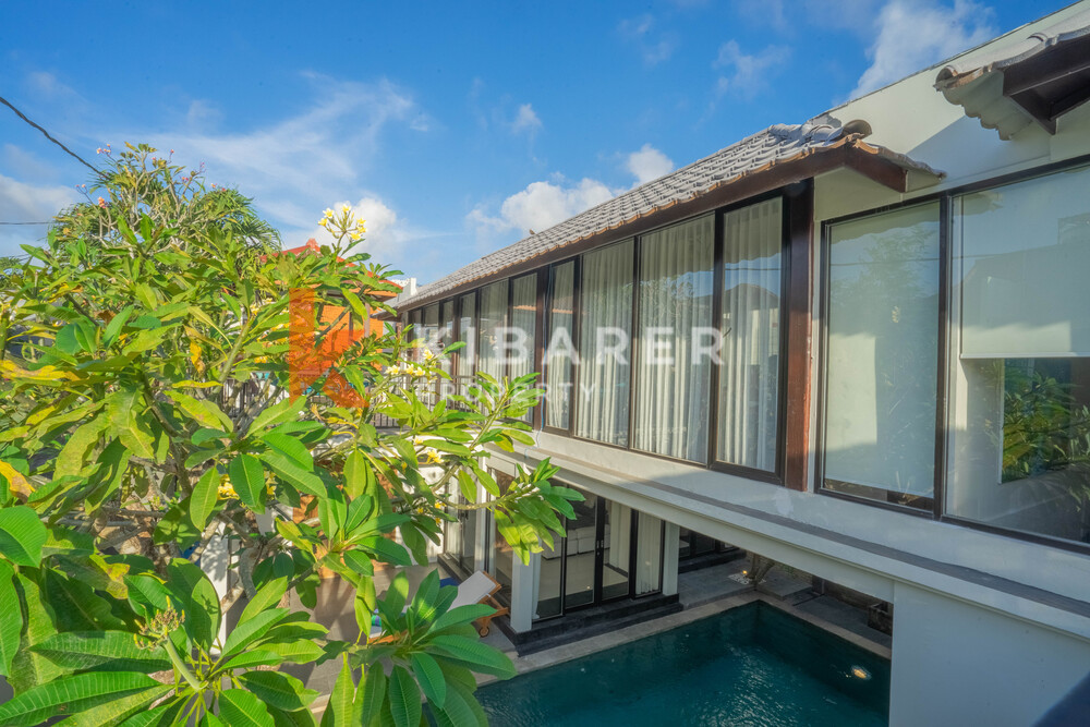 Marvelous Four-Bedroom Enclosed Living Room Luxury Villa with Gym in Jimbaran