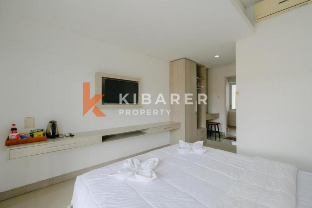 Spacious Five-bedroom Villa with Enclosed Living for Rent in Jimbaran