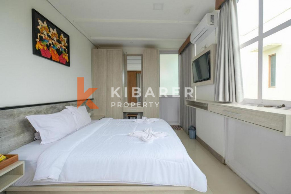 Spacious Five-bedroom Villa with Enclosed Living for Rent in Jimbaran