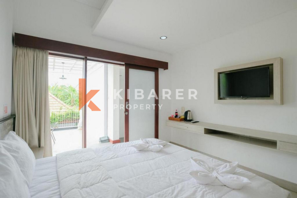 Spacious Five-bedroom Villa with Enclosed Living for Rent in Jimbaran