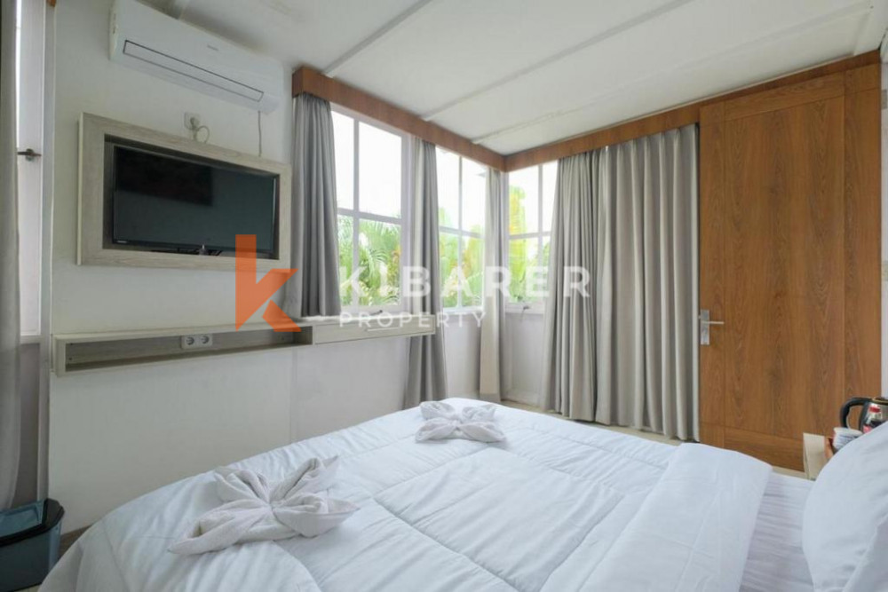 Spacious Five-bedroom Villa with Enclosed Living for Rent in Jimbaran