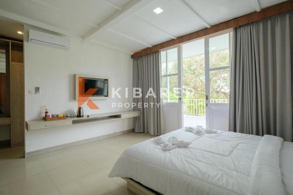 Spacious Five-bedroom Villa with Enclosed Living for Rent in Jimbaran