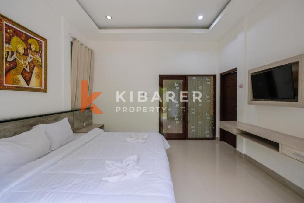 Spacious Five-bedroom Villa with Enclosed Living for Rent in Jimbaran