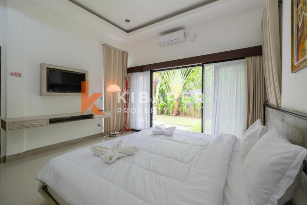 Spacious Five-bedroom Villa with Enclosed Living for Rent in Jimbaran